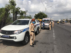 Phòng virus corona, Bình Định yêu cầu CSGT đeo khẩu trang khi tuần tra